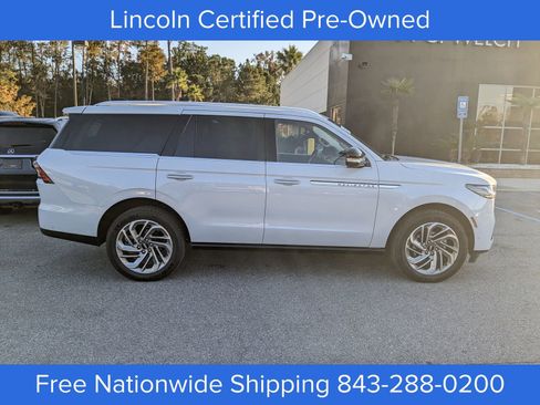 Certified 2025 Lincoln Navigator Reserve image 3