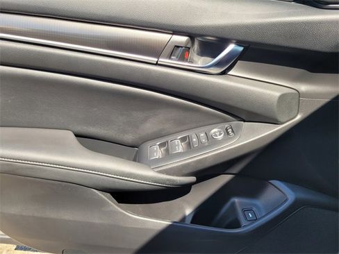 Used 2020 Honda Accord Sport image 12