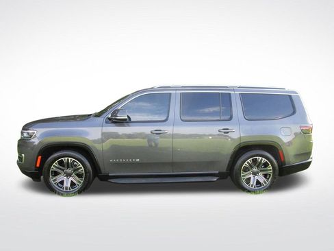 Used 2022 Jeep Wagoneer Series III AWD/4WD image 3