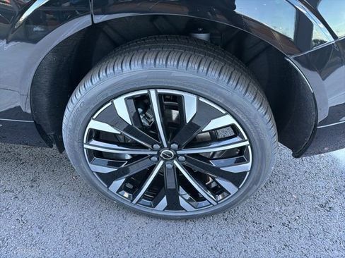 New 2026 Volvo XC60 T8 Ultra w/ Protection Package Premier AWD/4WD image 6