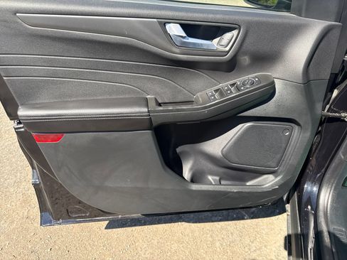 Used 2025 Ford Escape SE FWD image 10