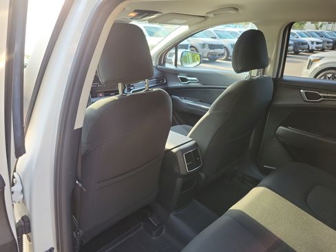 Certified 2024 Kia Sportage LX AWD/4WD image 16