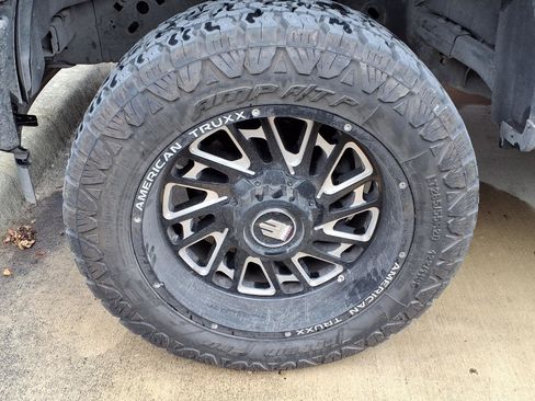 Used 2017 Ford F150 XL w/ Equipment Group 101A Mid image 2