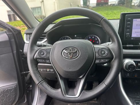 Used 2021 Toyota RAV4 XLE Premium AWD/4WD image 14
