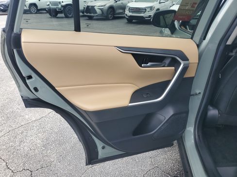 Certified 2021 Toyota RAV4 XLE FWD image 15
