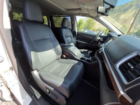 Used 2015 Toyota Highlander Limited AWD/4WD image 9