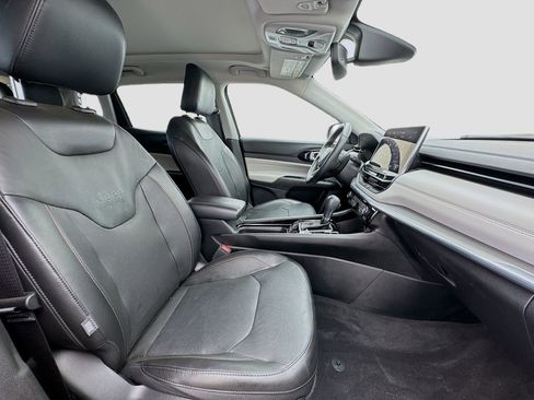 Used 2022 Jeep Compass Limited w/ Sun and Sound Group image 19