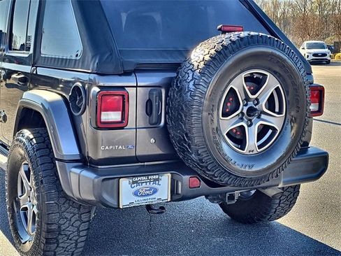 Used 2018 Jeep Wrangler Unlimited Sahara image 15