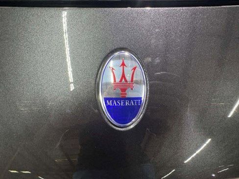 Used 2013 Maserati Quattroporte S RWD image 11
