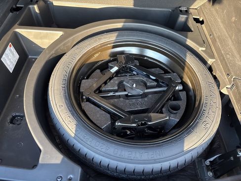 Used 2025 Chevrolet Blazer LT image 17