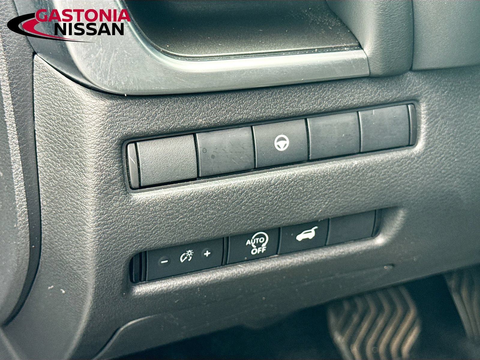 Used 2026 Nissan Rogue SV FWD image 13