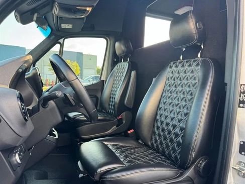 Used 2023 Mercedes-Benz Sprinter 3500 image 18
