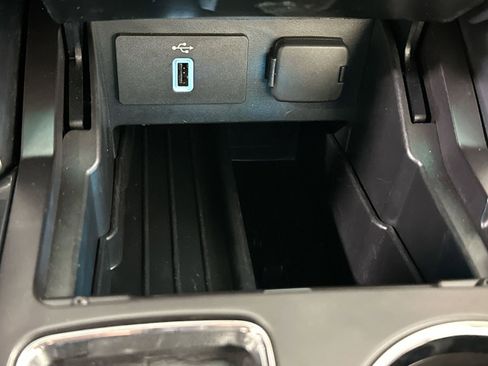 Used 2017 Ford Explorer Platinum image 28