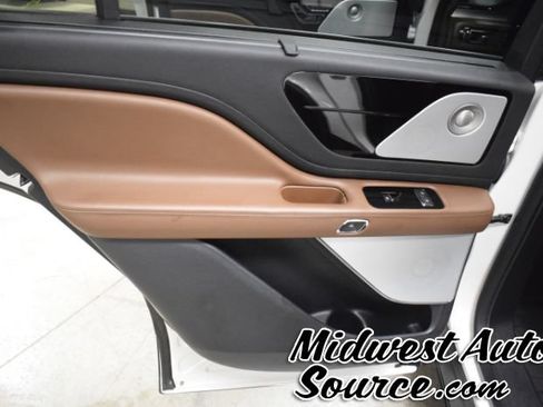 Used 2020 Lincoln Aviator Reserve w/ Equipment Group 202A AWD/4WD image 14