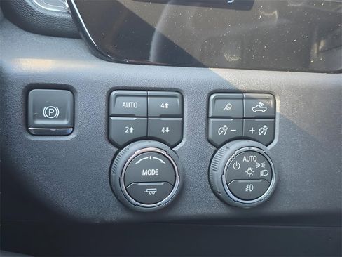 New 2026 Chevrolet Silverado 2500 LT w/ Texas Edition image 31