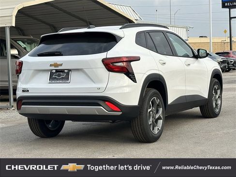 New 2026 Chevrolet Trax LT w/ Driver Confidence Package image 4