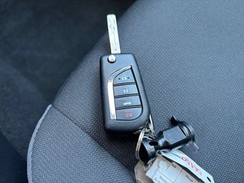 Used 2025 Toyota Corolla LE FWD image 22