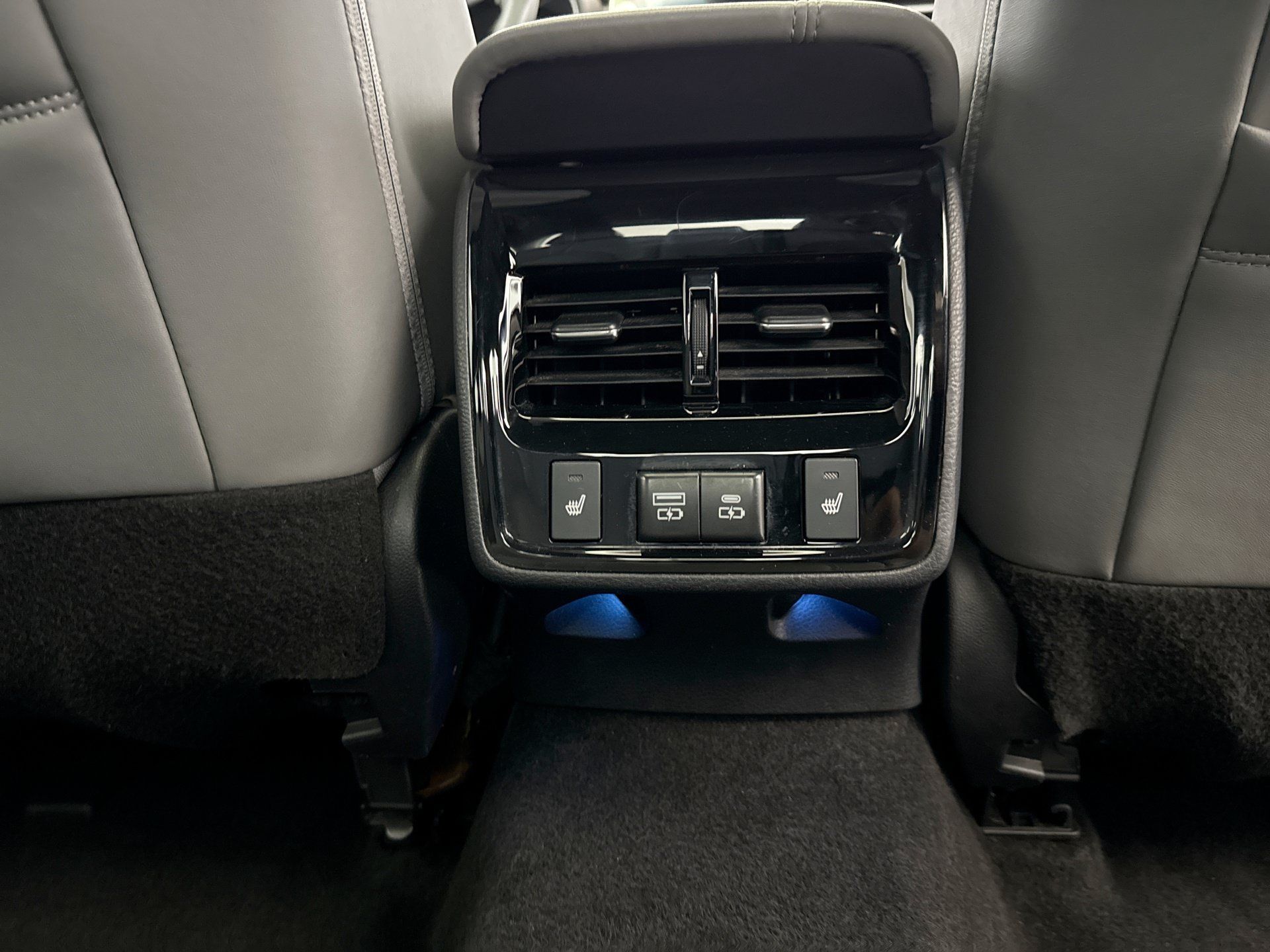 Used 2021 Toyota Avalon Limited w/ Advanced Safety Package FWD image 21