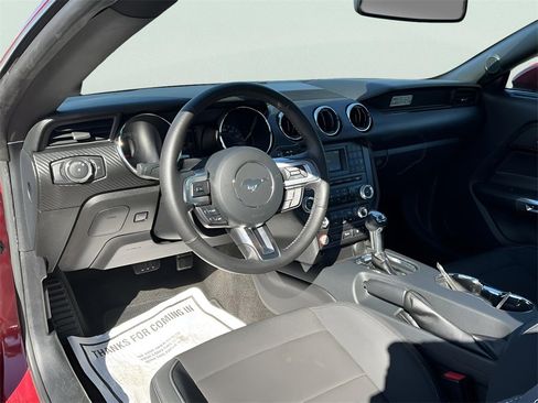 Used 2015 Ford Mustang Coupe image 24