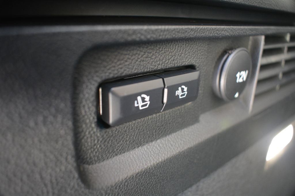Used 2023 Lincoln Nautilus AWD w/ Premium Package image 23