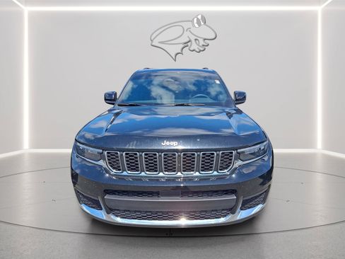 Used 2025 Jeep Grand Cherokee L Laredo AWD/4WD image 5