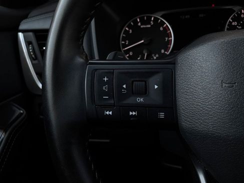 Used 2025 Nissan Rogue SV FWD image 36