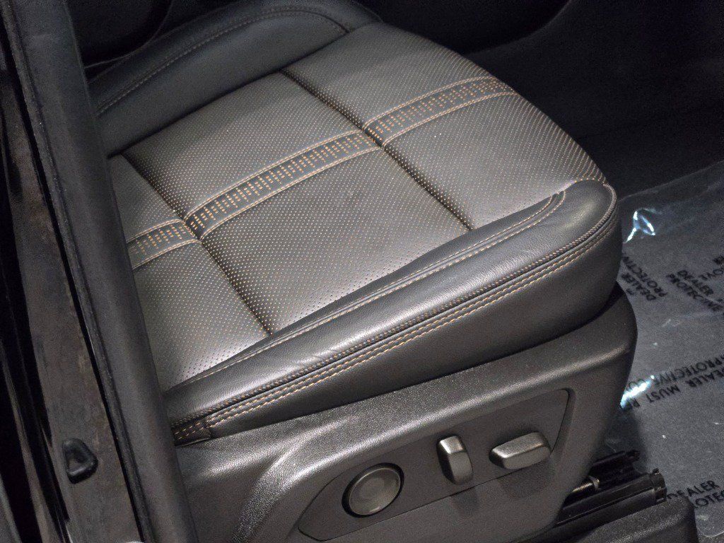 Used 2025 Chevrolet Tahoe High Country RWD image 7