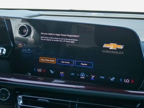 New 2026 Chevrolet Traverse Z71 w/ Driver Confidence Package AWD/4WD image 13