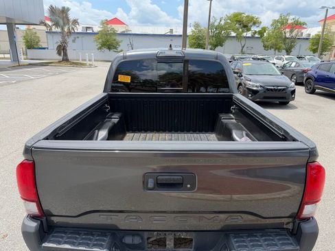Used 2019 Toyota Tacoma TRD Off-Road AWD/4WD image 7