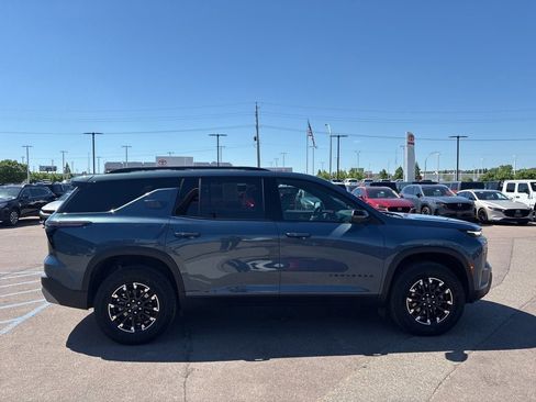 Used 2025 Chevrolet Traverse Z71 w/ Enhanced Driving Package AWD/4WD image 4