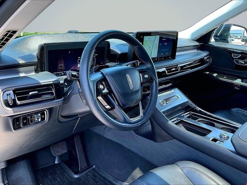 Used 2025 Lincoln Aviator AWD image 15