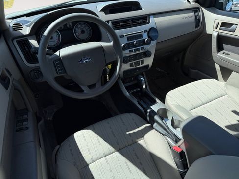 Used 2010 Ford Focus SE FWD image 15