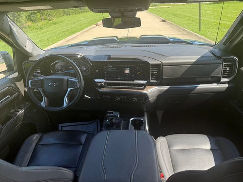 Used 2024 Chevrolet Silverado 1500 LT Trail Boss w/ LT Trail Boss Premium Package AWD/4WD image 23
