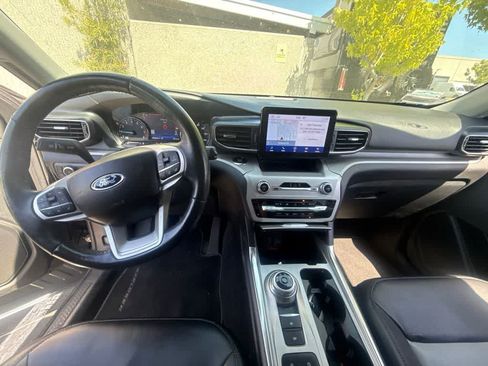 Used 2023 Ford Explorer XLT w/ Equipment Group 202A RWD image 11