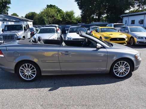 Used 2007 Volvo C70 T5 image 3