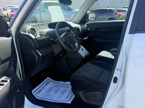Used 2014 Scion xB FWD image 10