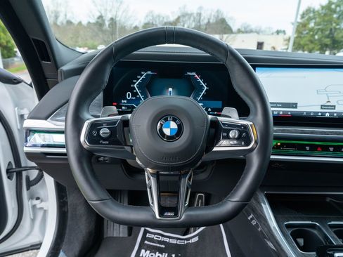 Used 2025 BMW 740i w/ Premium Package image 22