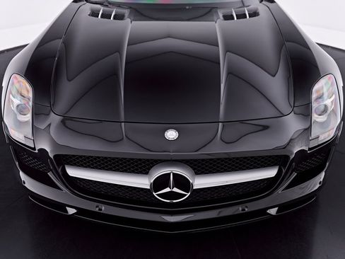 Used 2012 Mercedes-Benz SLS AMG Coupe image 22
