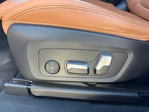 Used 2023 BMW X3 xDrive30i w/ Convenience Package AWD/4WD image 11