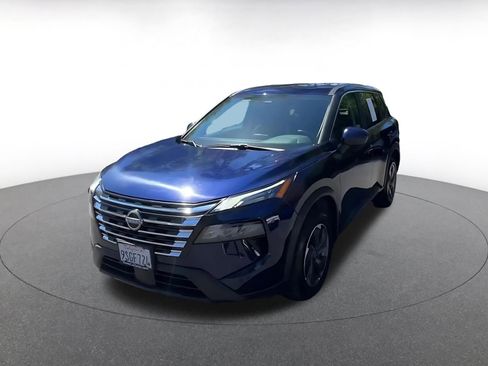 Used 2025 Nissan Rogue SV FWD image 7