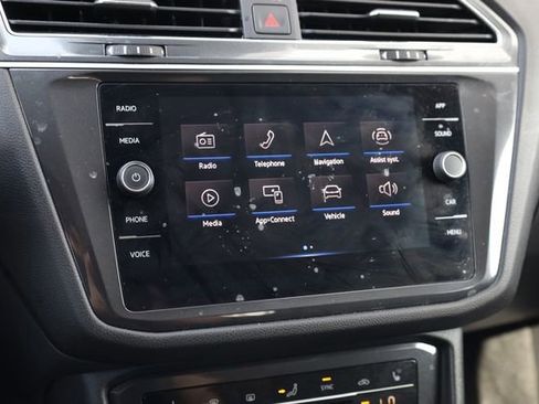 Used 2023 Volkswagen Tiguan SE FWD image 21