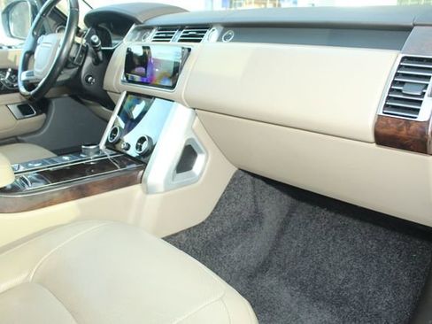 Used 2020 Land Rover Range Rover HSE image 26