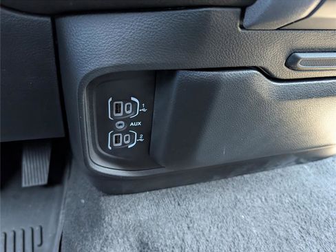 Used 2023 RAM 1500 Big Horn image 24
