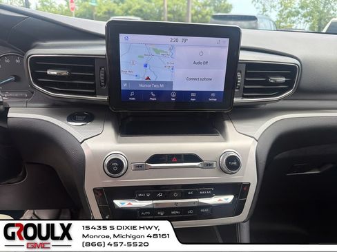 Used 2022 Ford Explorer XLT w/ Equipment Group 202A AWD/4WD image 19