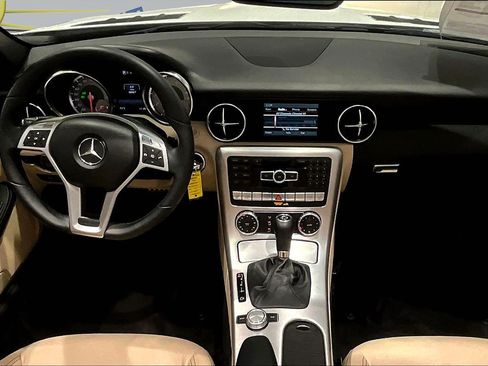 Used 2014 Mercedes-Benz SLK 250 image 8