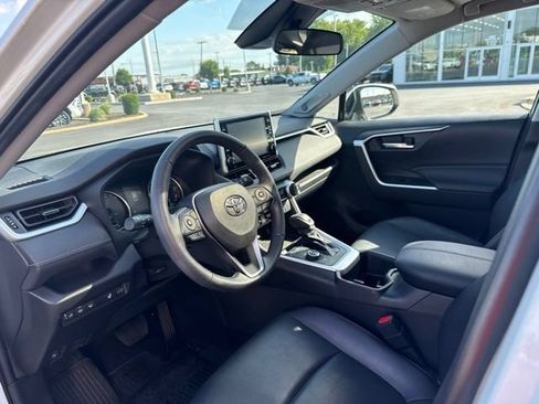Used 2022 Toyota RAV4 XLE Premium AWD/4WD image 16