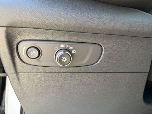 Certified 2023 Buick Envision Preferred FWD image 17