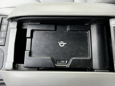 Used 2021 Toyota Highlander XLE AWD/4WD image 28