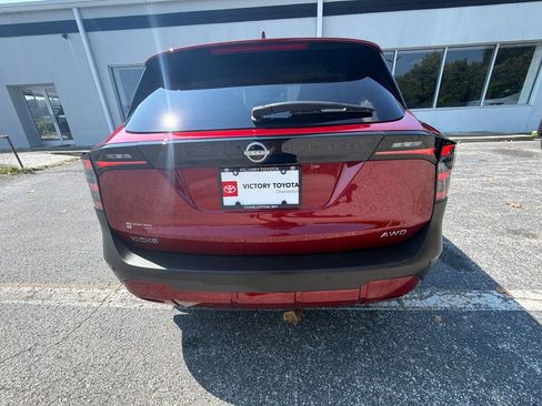 Used 2025 Nissan Kicks SV AWD/4WD image 4