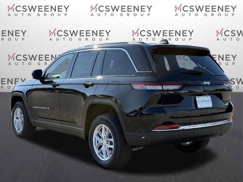 New 2025 Jeep Grand Cherokee Laredo image 3